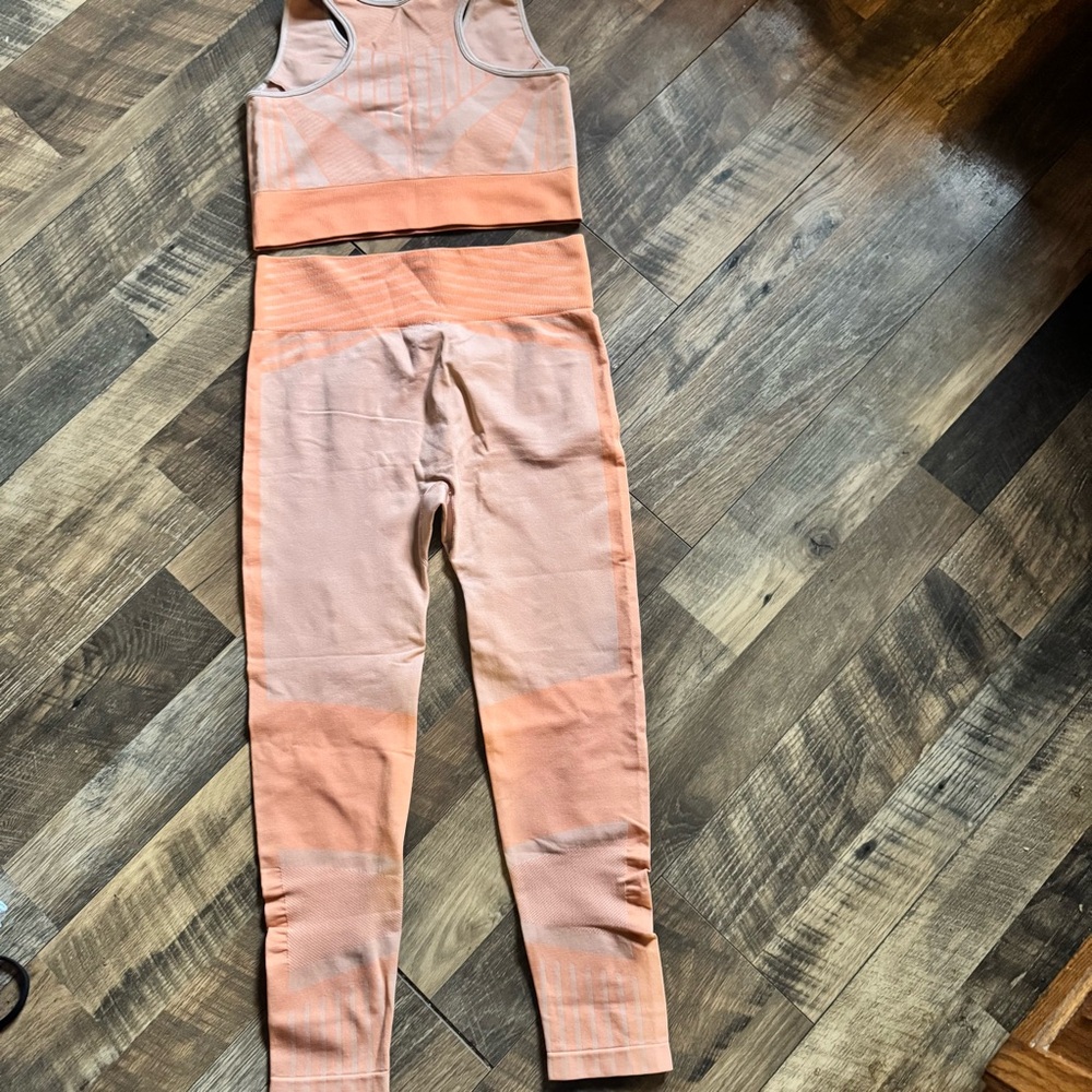 Seamless Peachy Orange Ombre Active Set - Sports Bra & Leggings